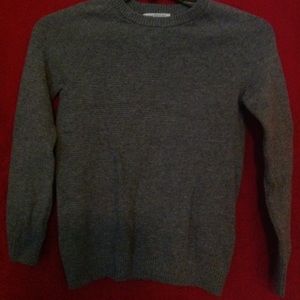 Boys sweater, no damage